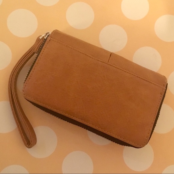 Kenneth Cole Reaction Wristlet / Wallet (New) - Picture 6 of 8